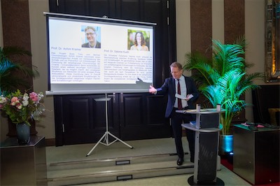 Moderator Herr Casdorff